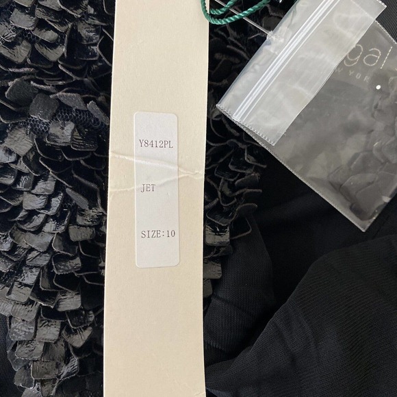 Yigal Azrouel Women’s NWT Black Ruched Leather Detail Dress Size 10. - Picture 7 of 13